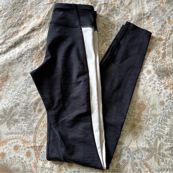Under Armor Black and Ivory Pants - Size XS - Picture 4 of 4